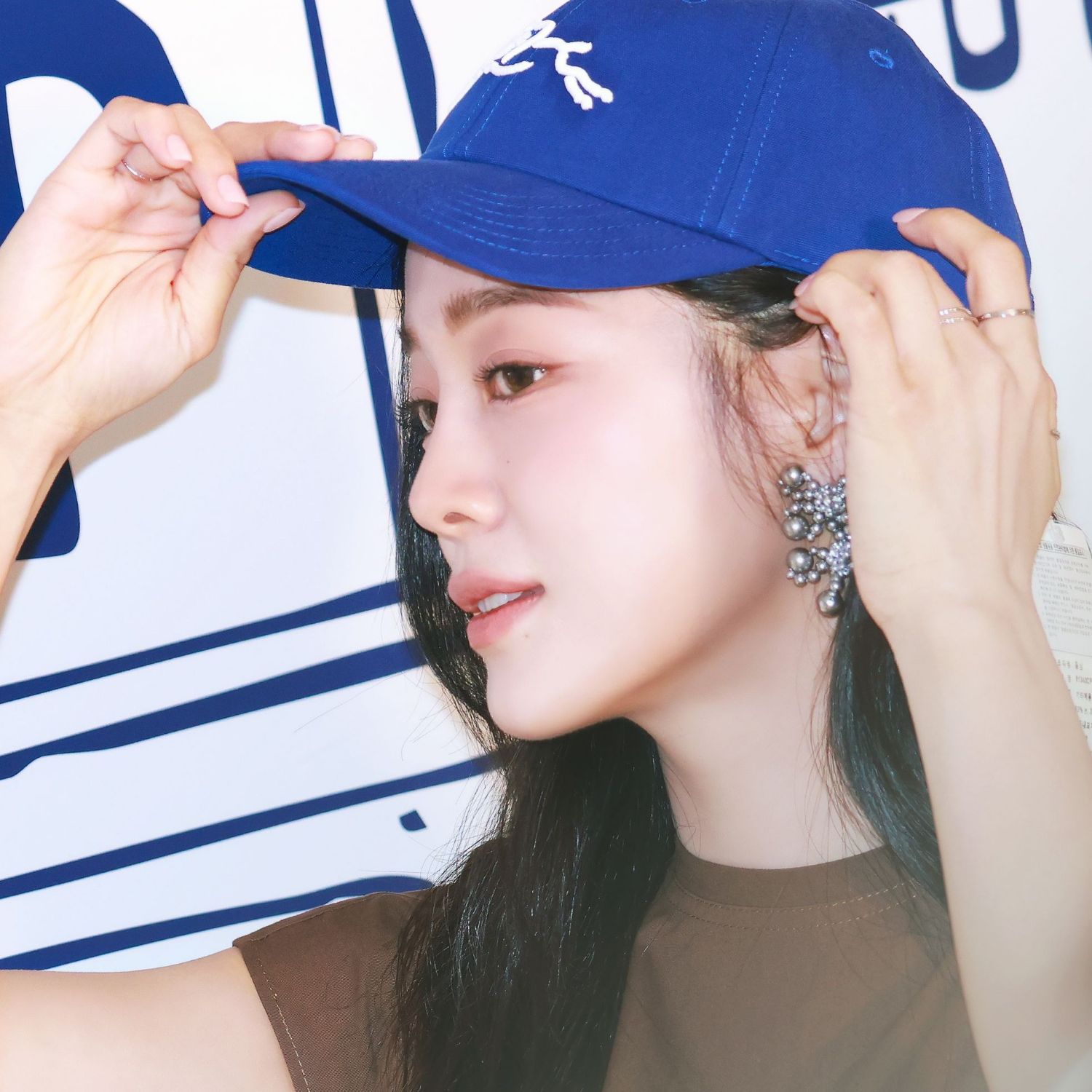 Behind-the-scenes cut of Sejeong