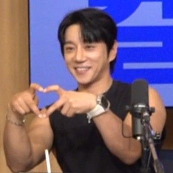 A moment captured by Hwang Chiyeol's fan