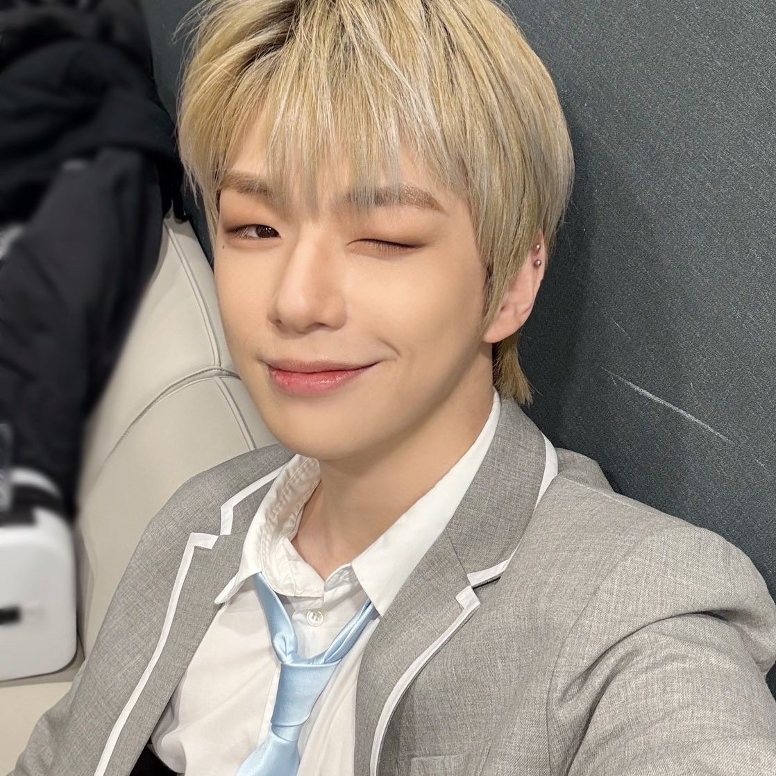 Behind-the-scenes cut of Kang Daniel