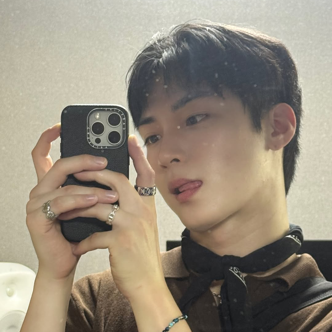 Behind-the-scenes cut of HANGYEOM (OMEGA X)
