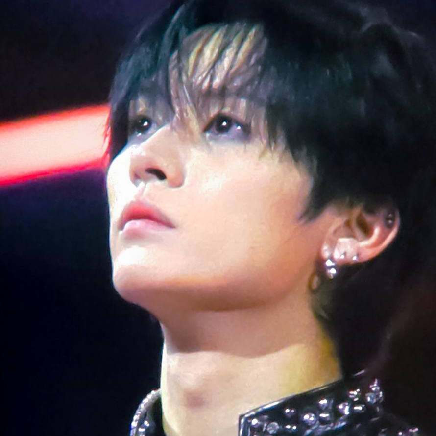 A moment captured by Lee Know (Stray Kids)'s fan