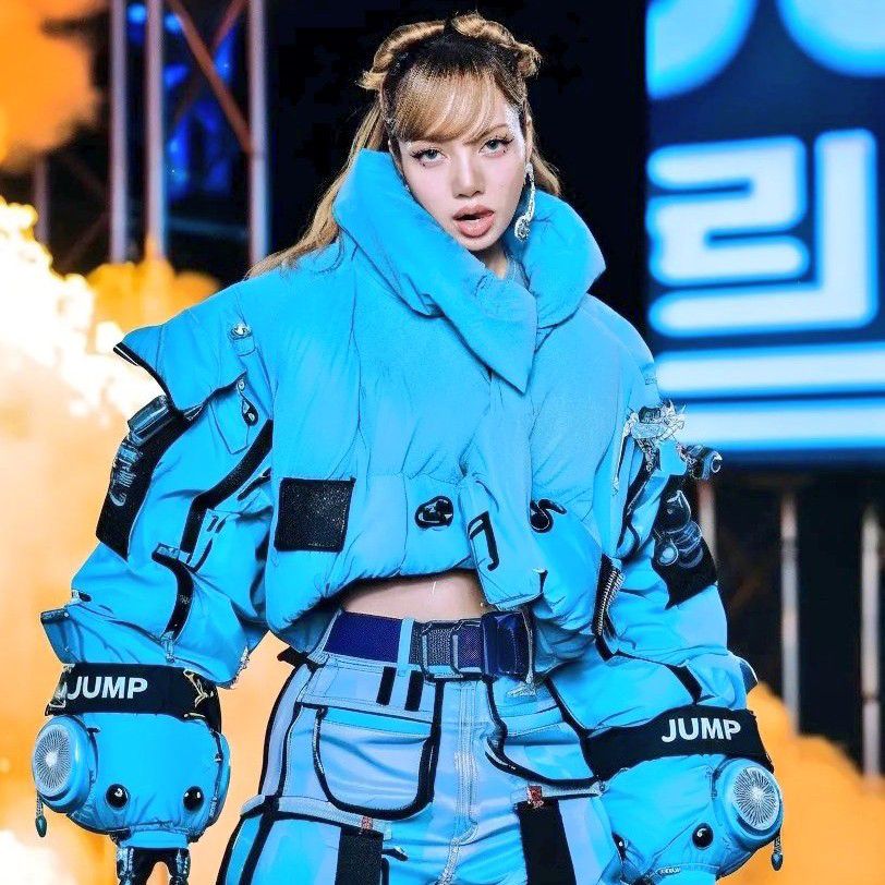 Behind-the-scenes cut of Lisa (BLACKPINK)