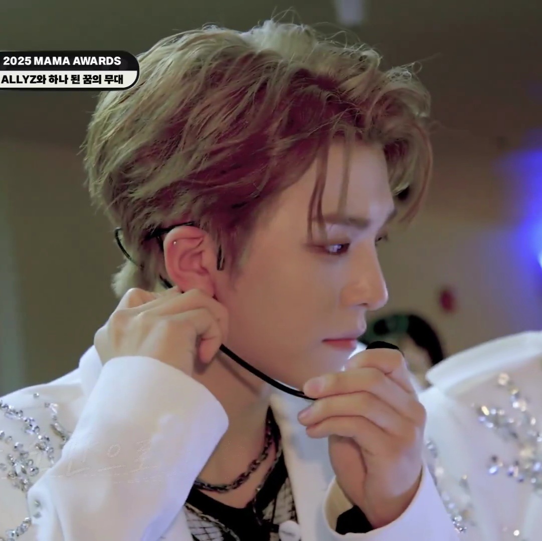 Behind-the-scenes cut of He Xinlong (ALPHA DRIVE ONE)