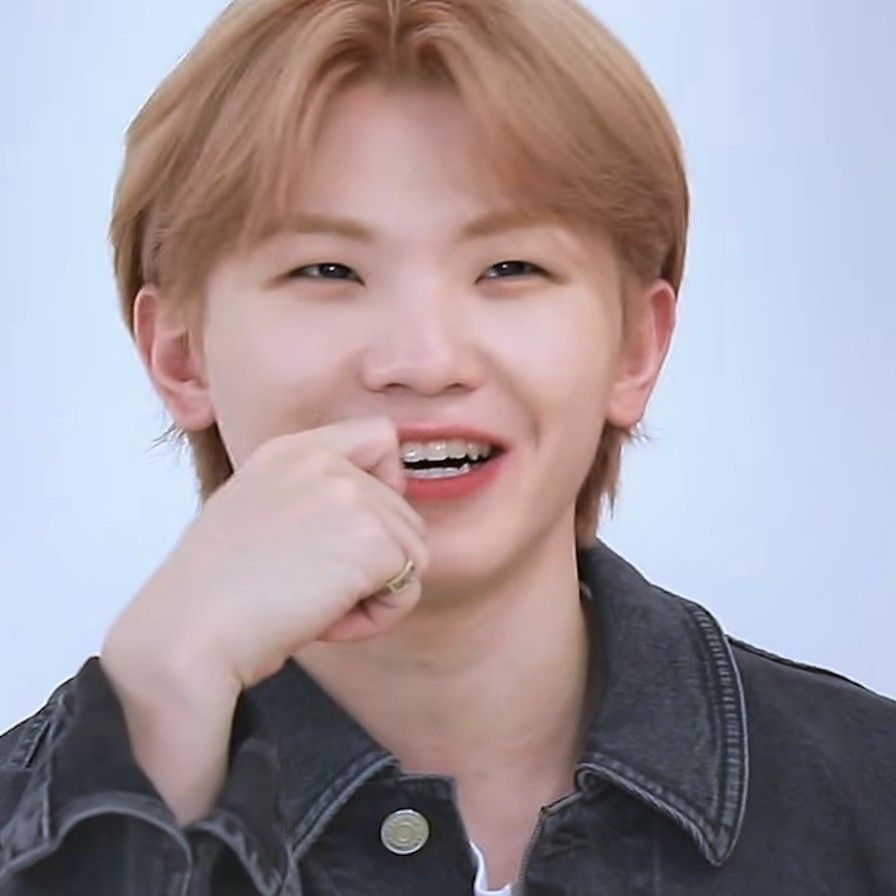 A moment captured by Woozi (SEVENTEEN)'s fan