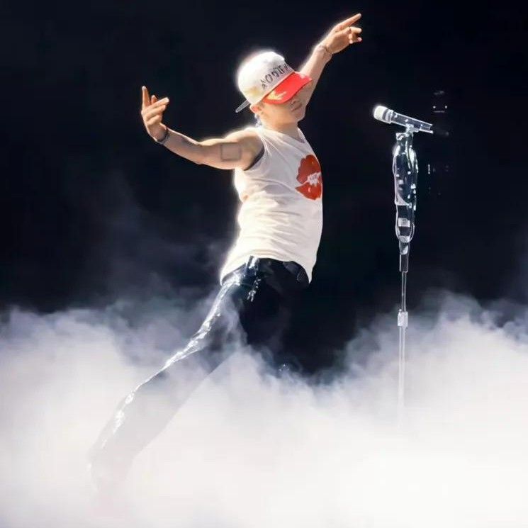 A moment captured by G-DRAGON (BIGBANG)'s fan