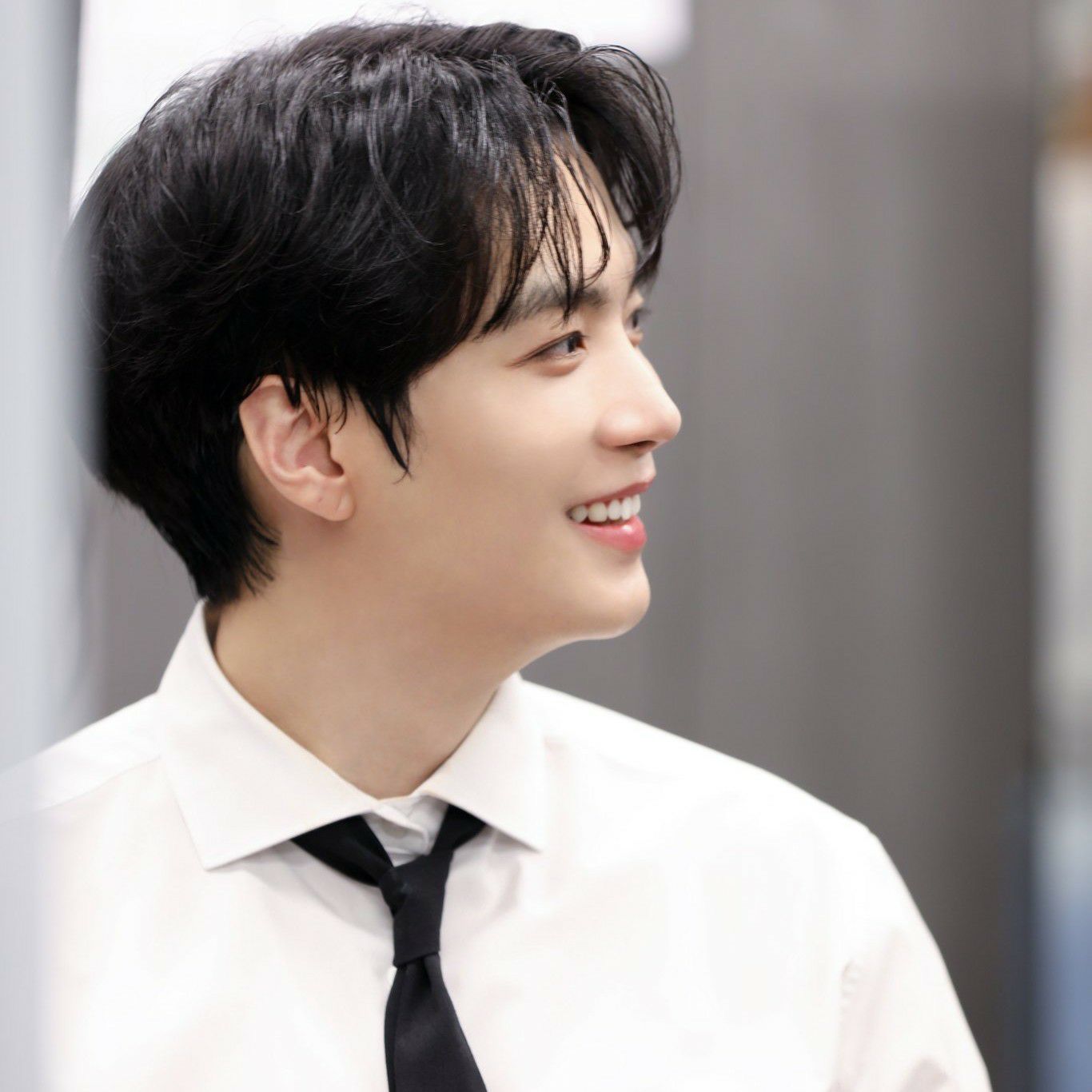 Behind-the-scenes cut of Kim Jonghyeon