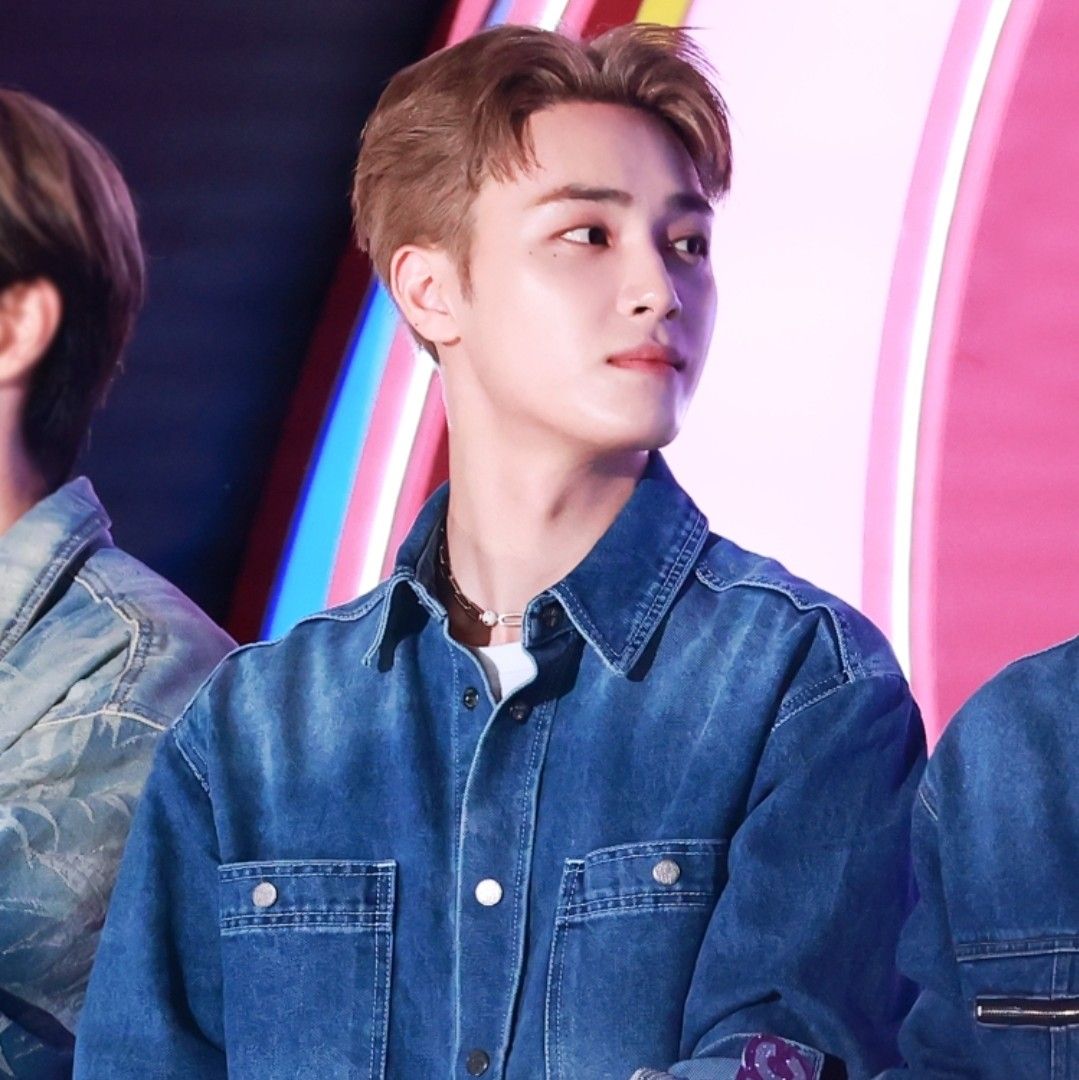 Behind-the-scenes cut of Ju Haknyeon