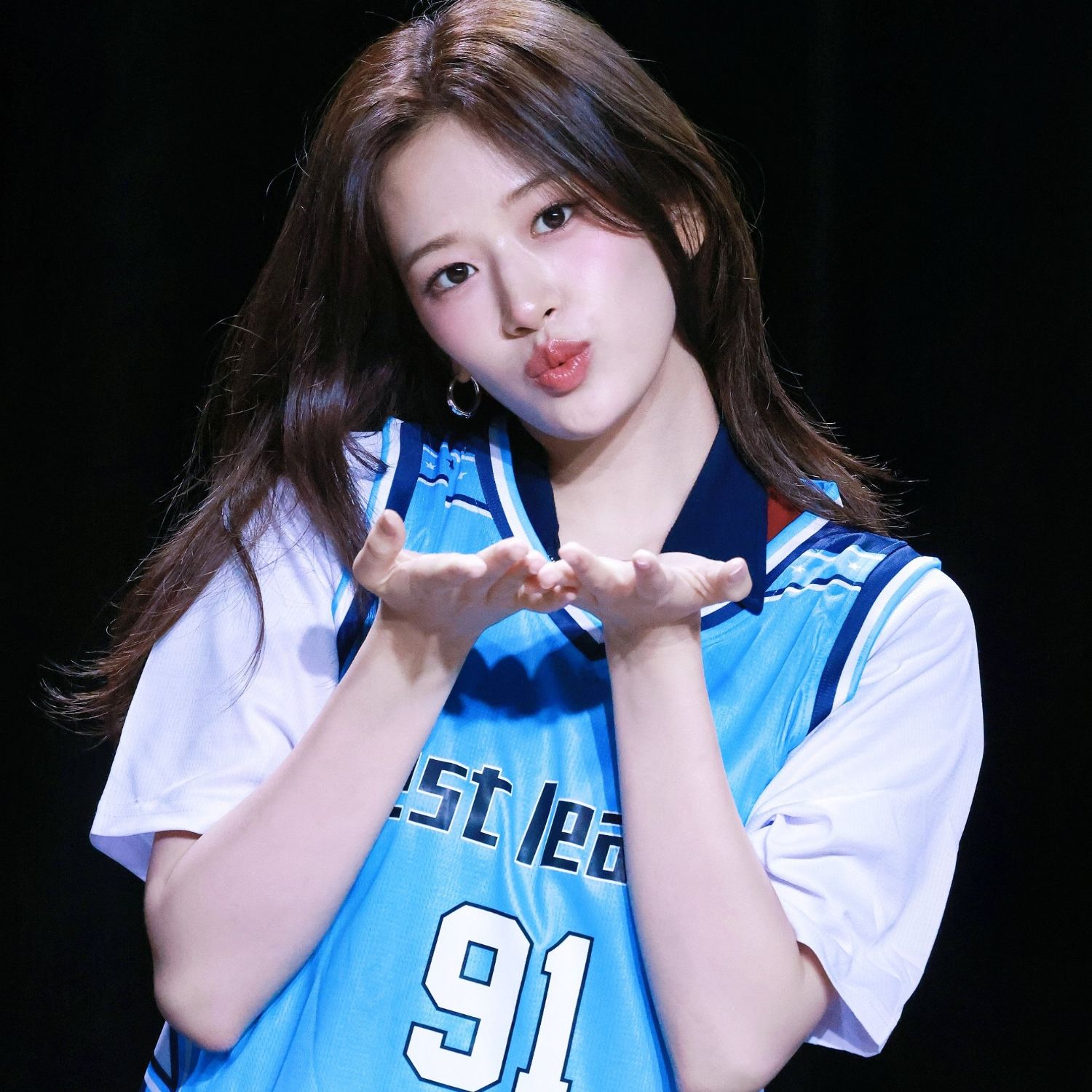 Behind-the-scenes cut of An Yujin (IVE)