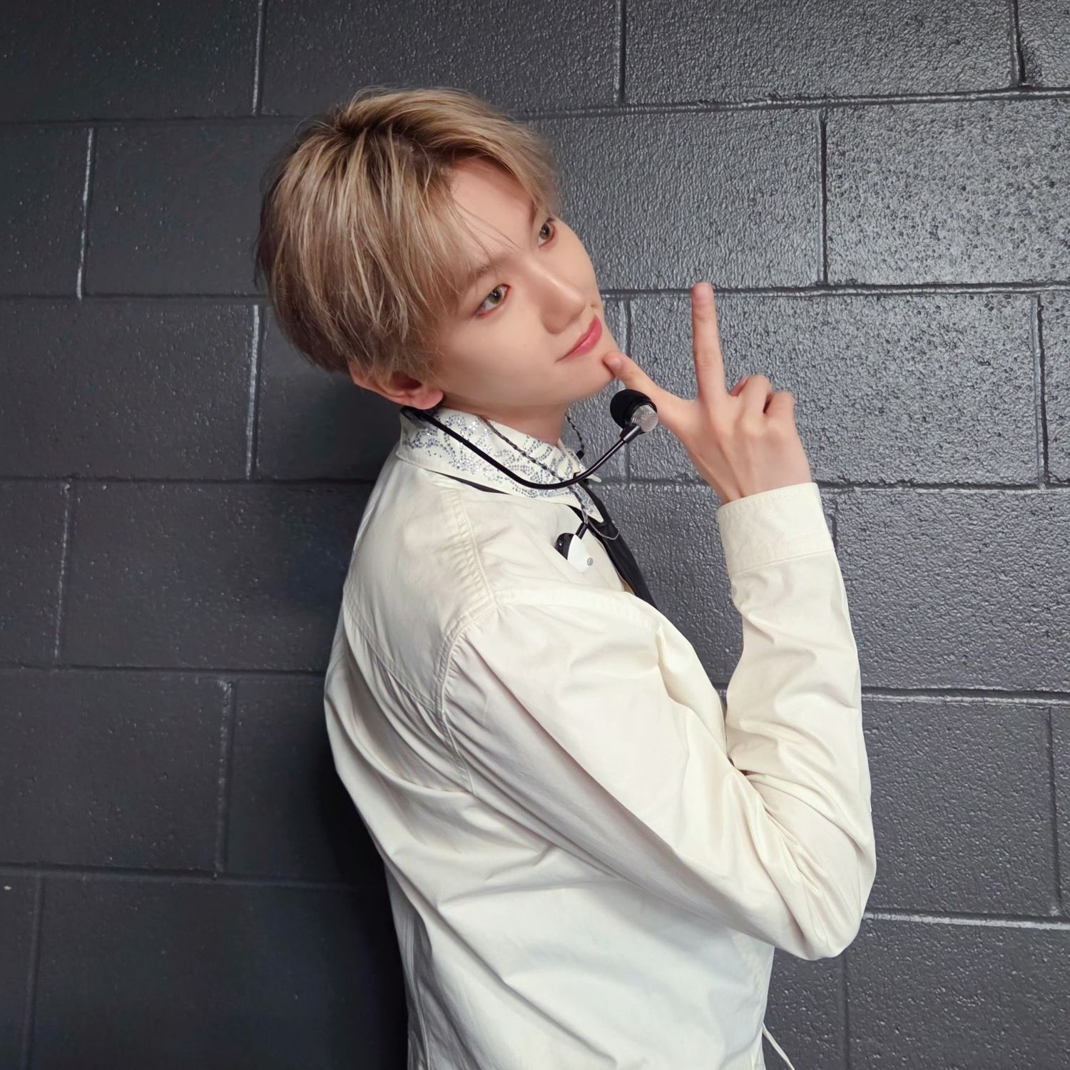 A moment captured by Baekhyun (EXO)'s fan