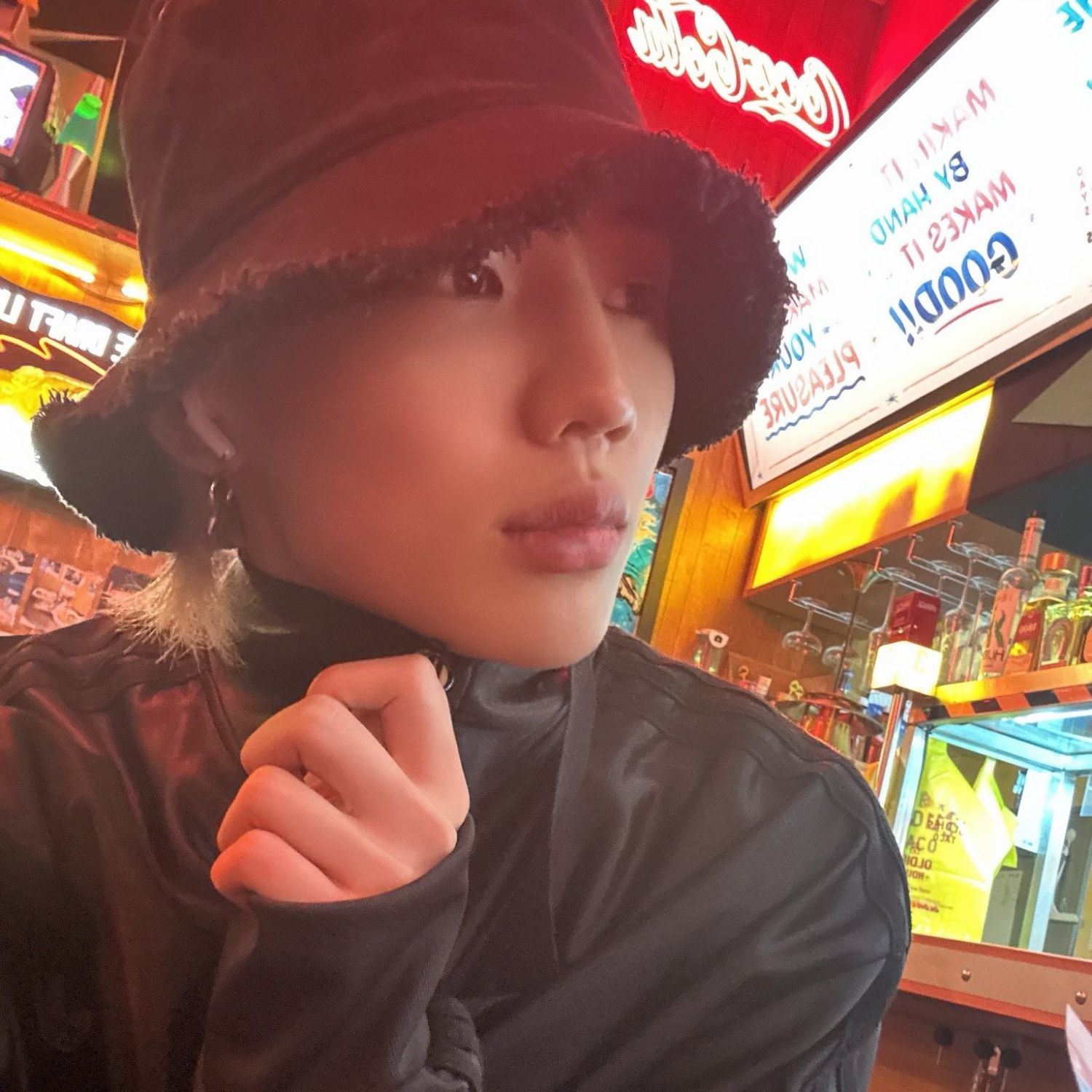 Behind-the-scenes cut of Junhyeok (TNX)