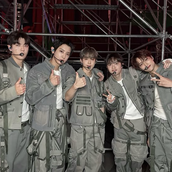 Foto aktivitas terbaru EXO