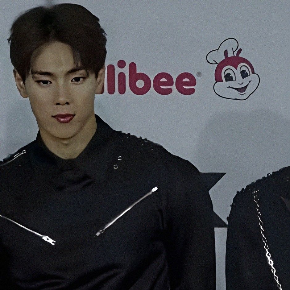 Recent activity shot of Shownu (MONSTA X)