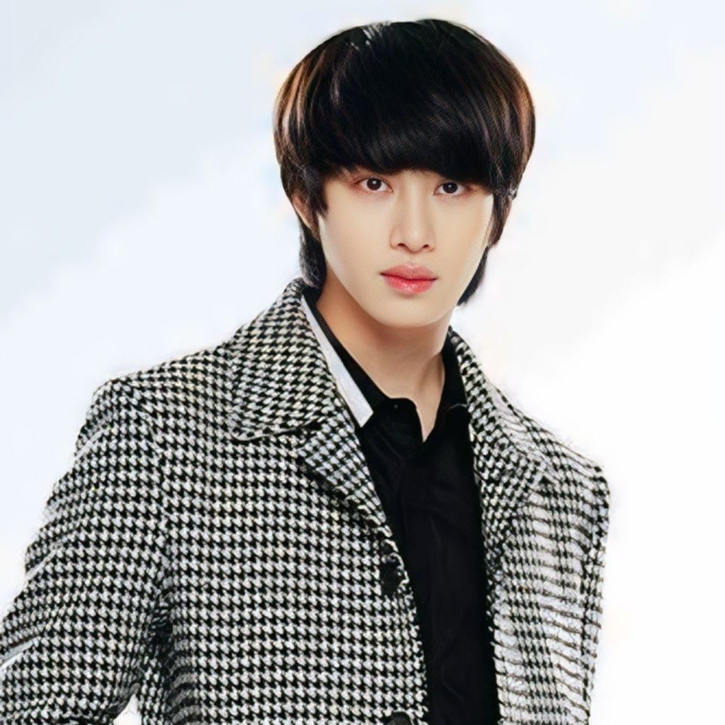 Latest photo of Heechul (Super Junior)