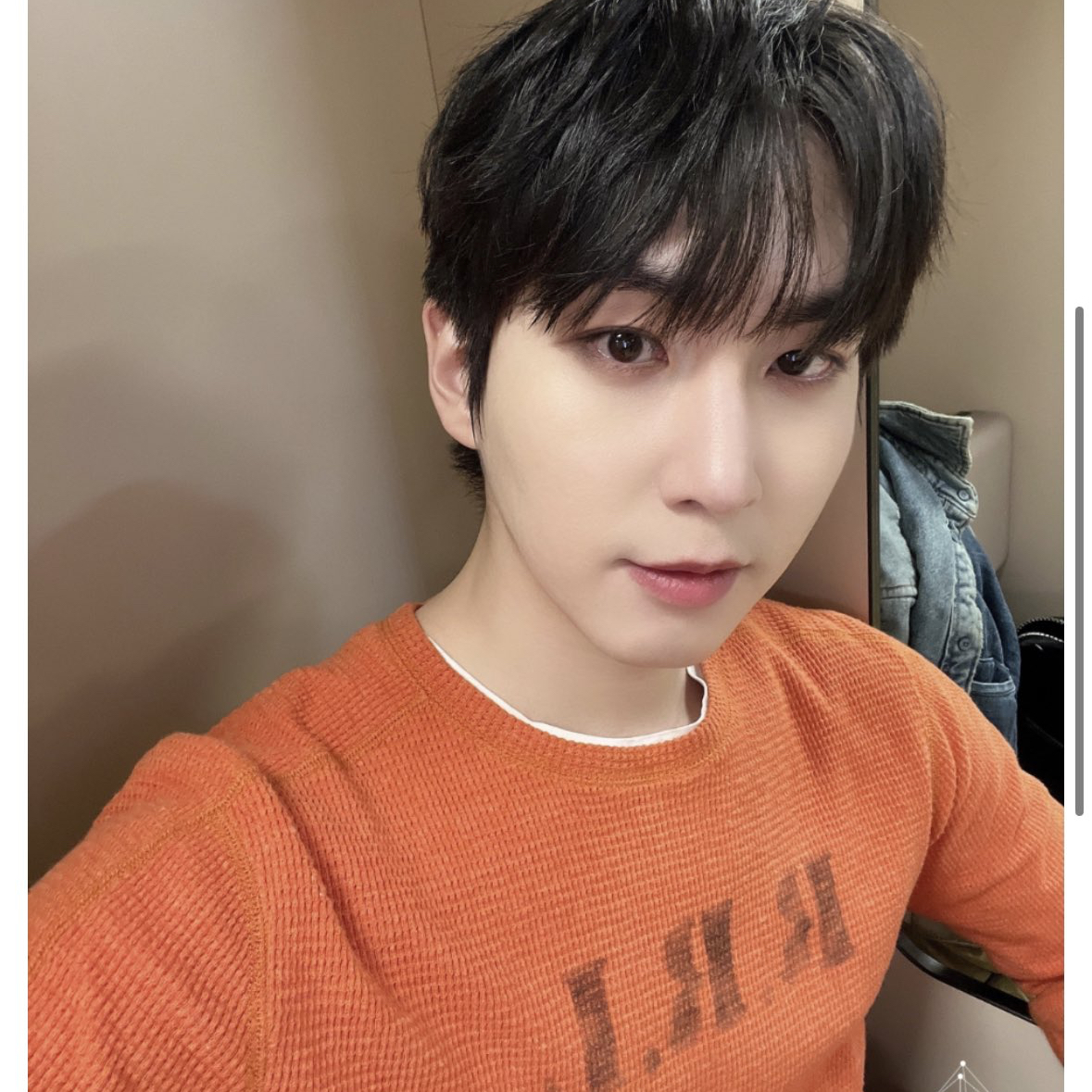 A moment captured by PENTAGON's fan