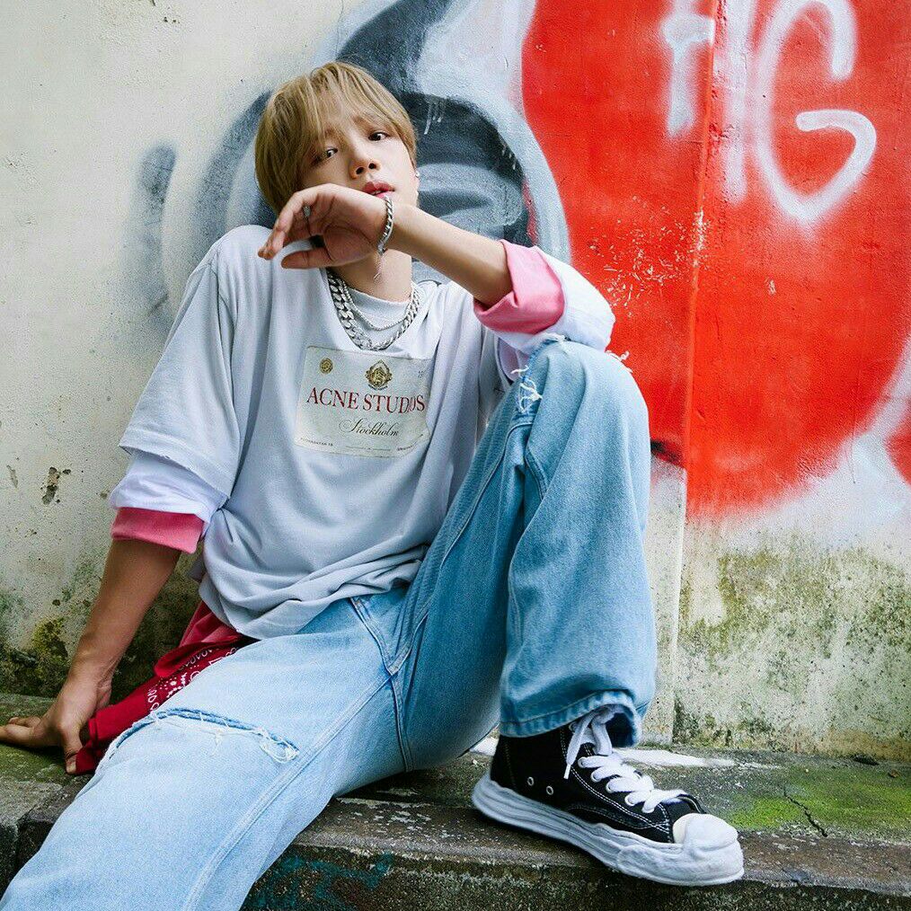 Behind-the-scenes cut of Lim Youngmin