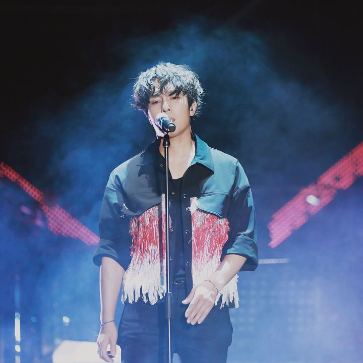 A moment captured by Kim Dongwan (SHINHWA)'s fan