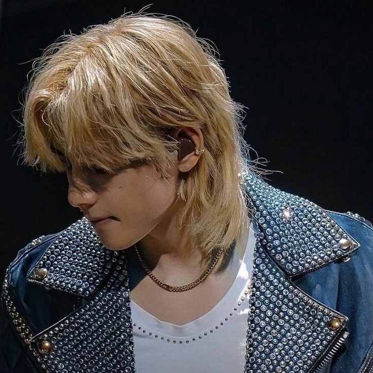 Latest photo of V (BTS)