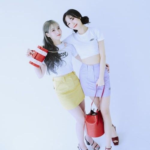 Recent activity shot of Lovelyz