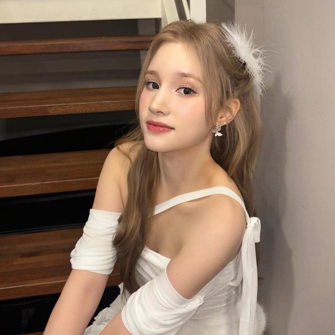 Behind-the-scenes cut of Huening Bahiyyih (Kep1er)