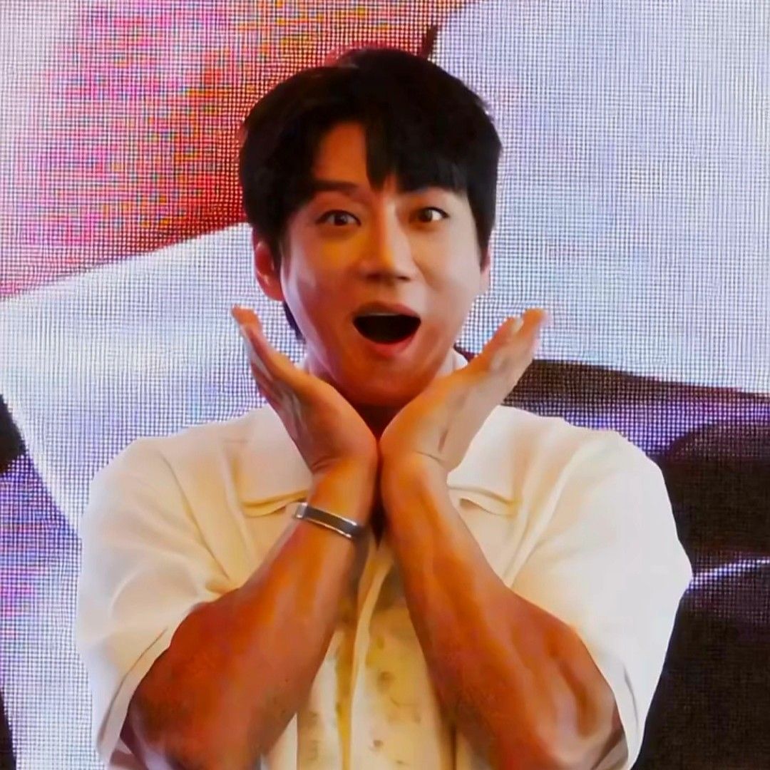 Behind-the-scenes cut of Hwang Chiyeol