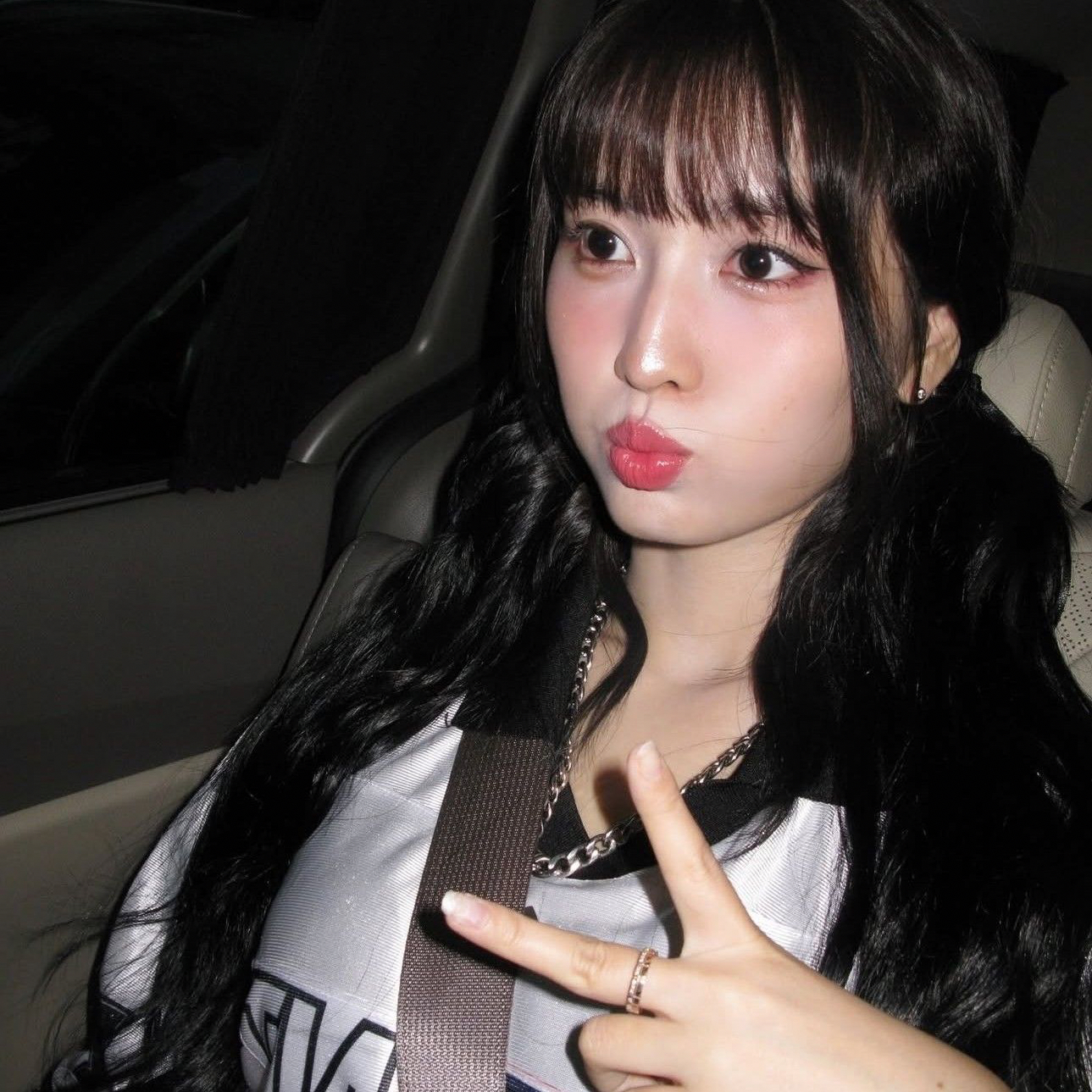 Foto aktivitas terbaru Momo (TWICE)