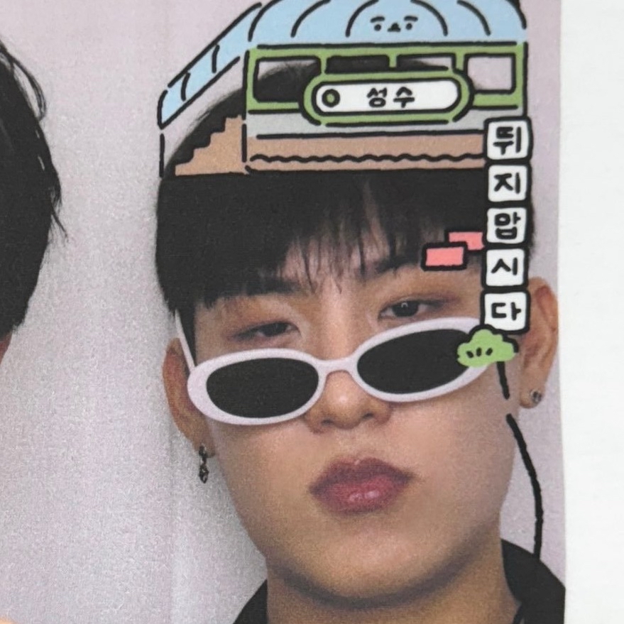 Behind-the-scenes cut of Park Woojin (AB6IX)