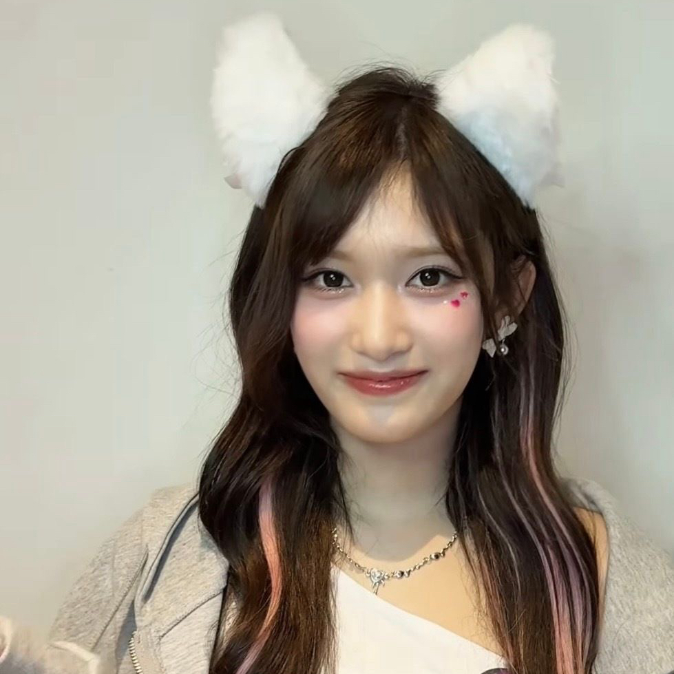 Latest photo of Leeseo (IVE)