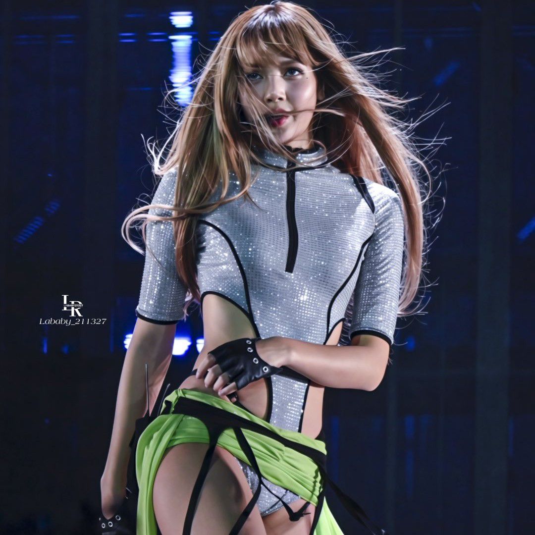 Lisa (BLACKPINK)的最新活動照片