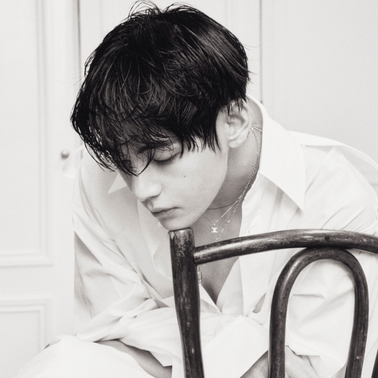 뷔 (방탄소년단)의 최신 사진