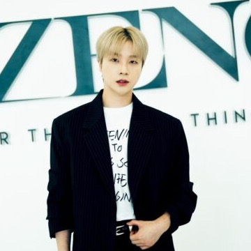 Foto aktivitas terbaru JAY (iKON)