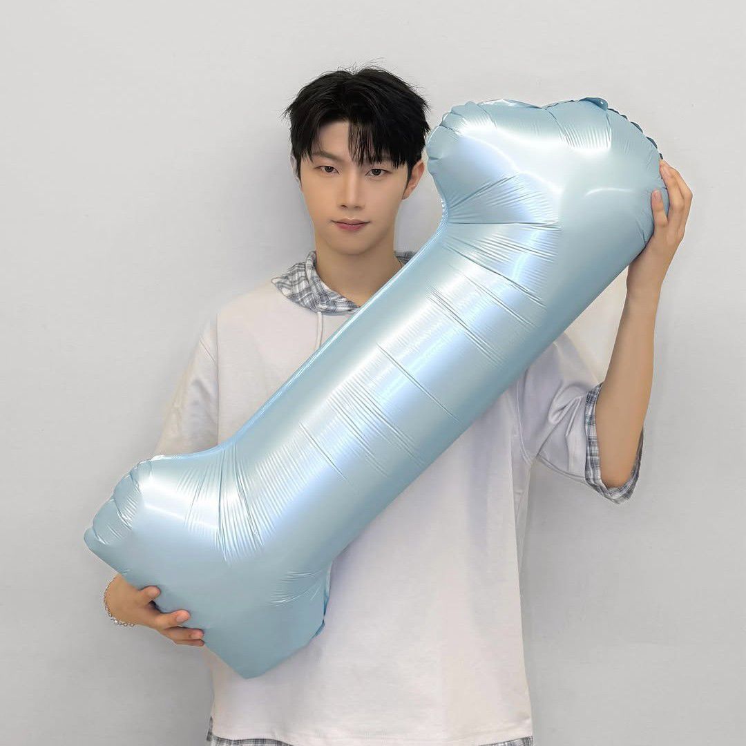 Recent activity shot of Hyunwoo (Xikers)