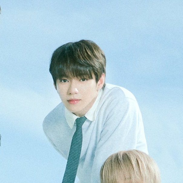 A moment captured by JL (AHOF)'s fan