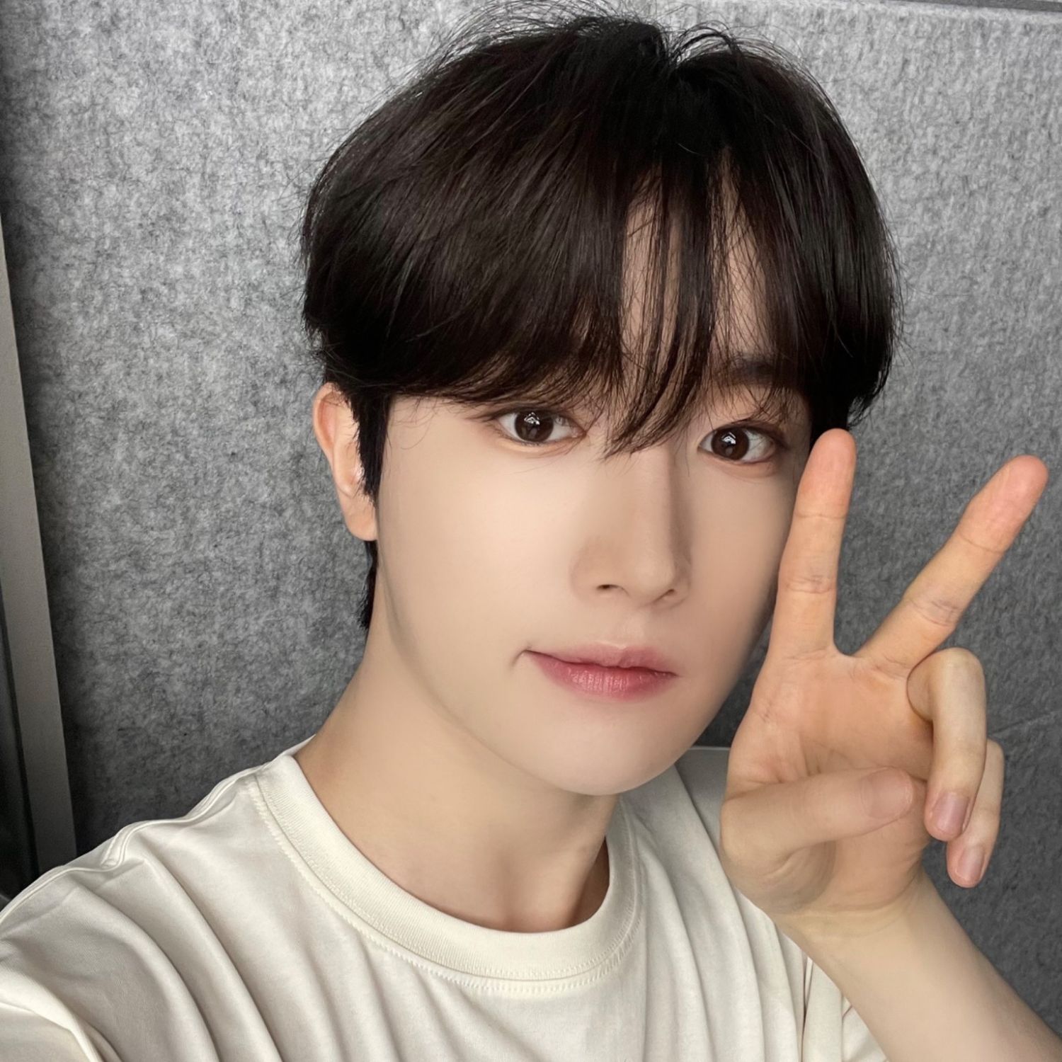 Behind-the-scenes cut of Hyuk (TEMPEST)