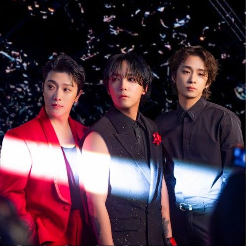Behind-the-scenes cut of FTIsland