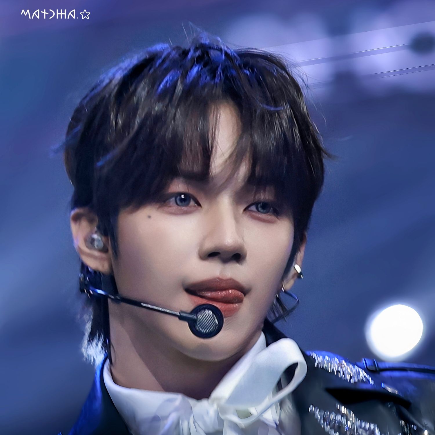 A moment captured by JL (AHOF)'s fan