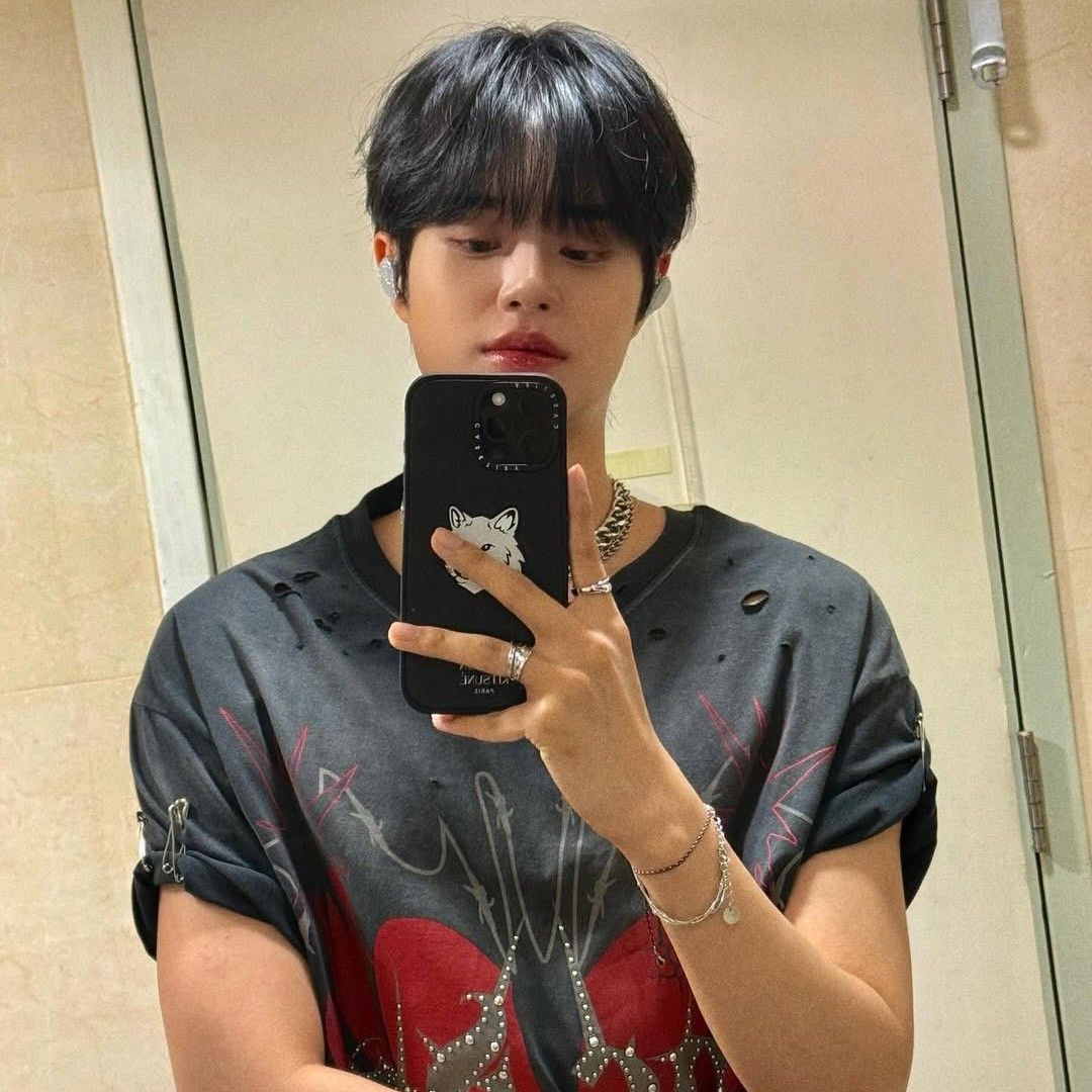 Latest photo of Lee Daehwi (AB6IX)