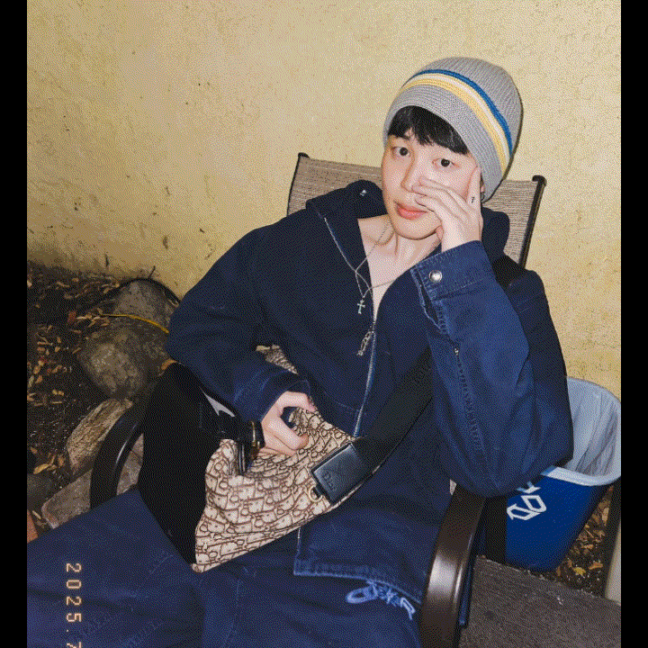 A moment captured by Jimin (BTS)'s fan