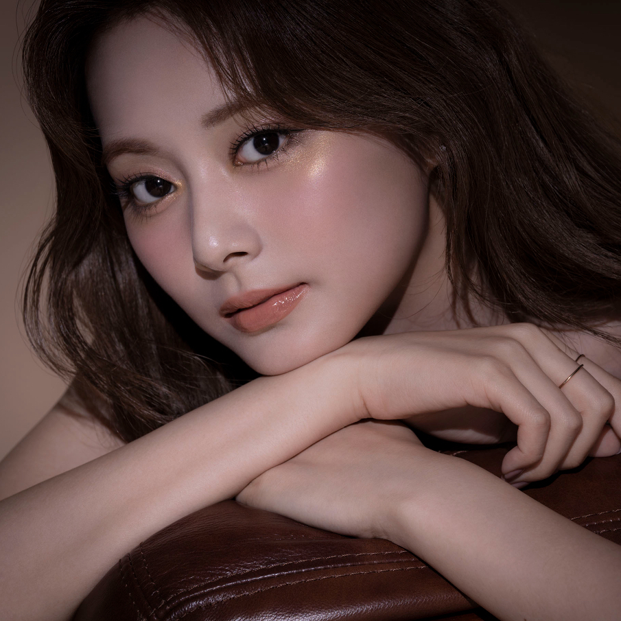 Latest photo of Tzuyu (TWICE)