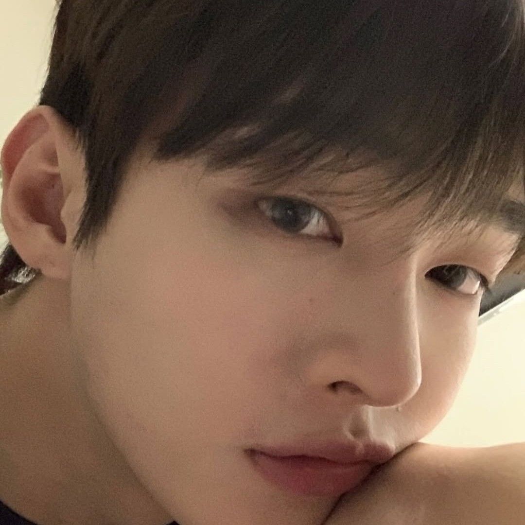 윤지성의 최신 사진