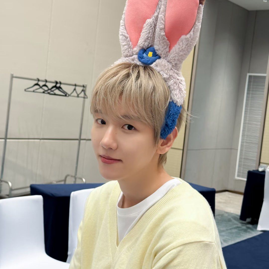 백현 (EXO)의 최신 사진