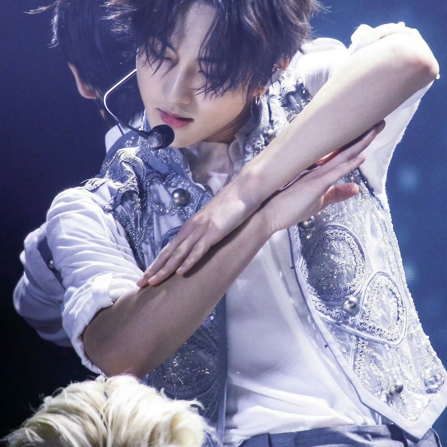 Latest photo of Jungwon (ENHYPEN)