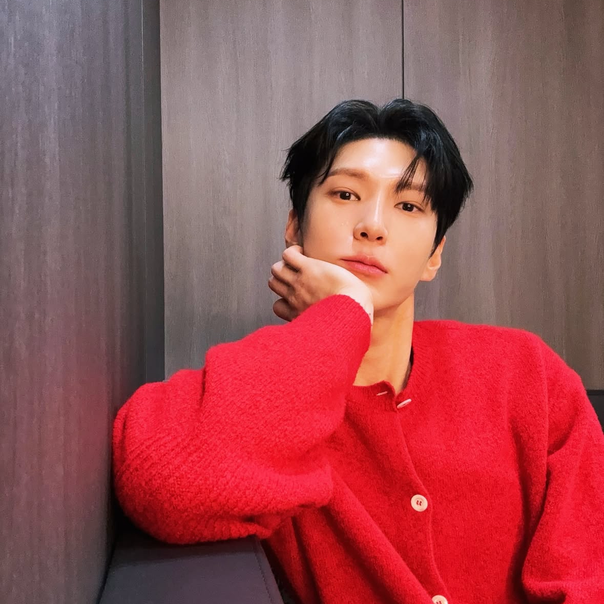 Behind-the-scenes cut of LEO (VIXX)