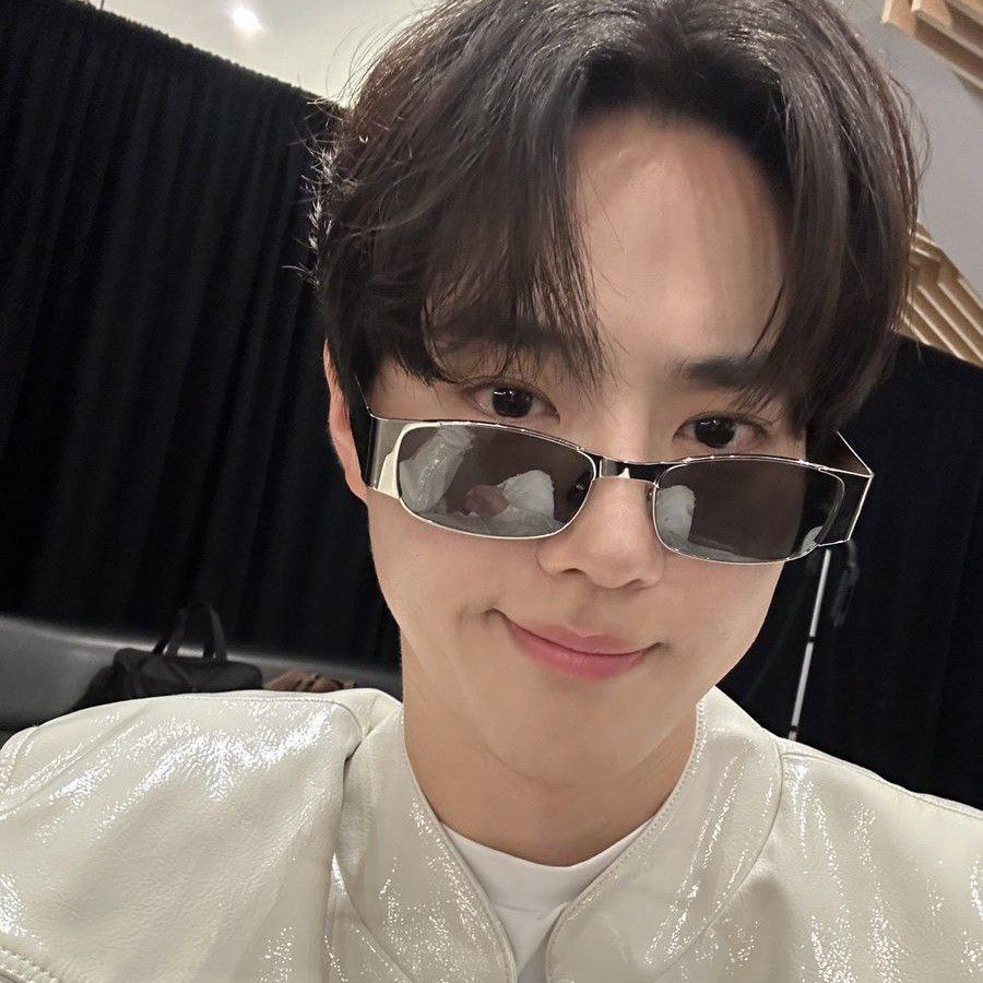 Behind-the-scenes cut of Suho (EXO)