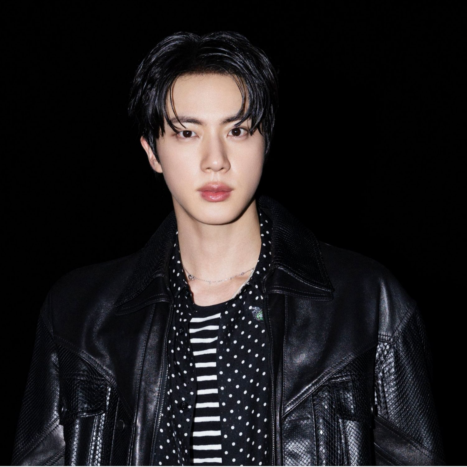 Jin (防弹少年团)的最新活动照片