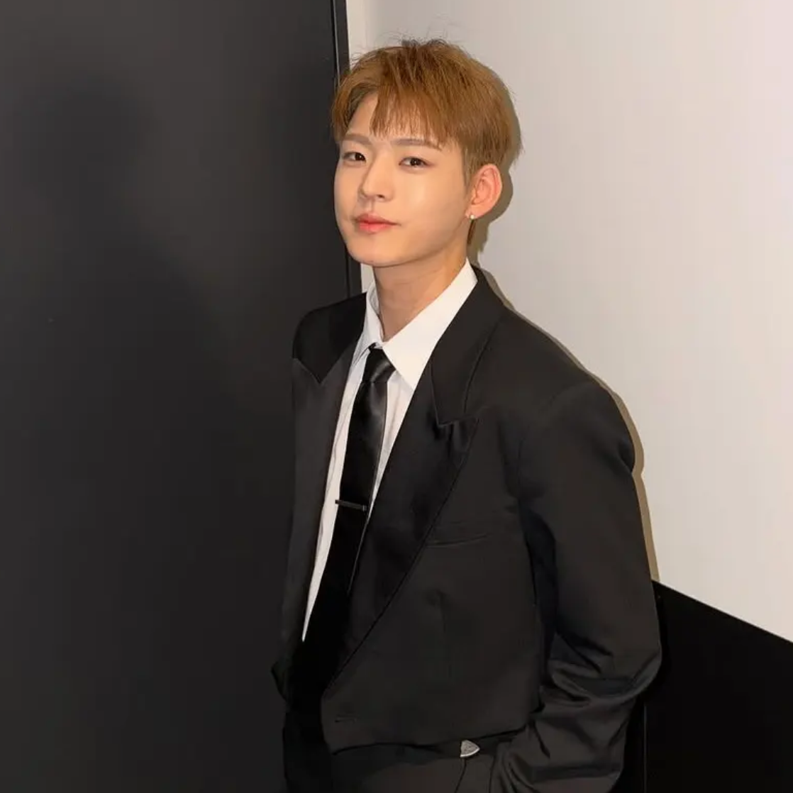 A moment captured by Hyojin (ONF)'s fan