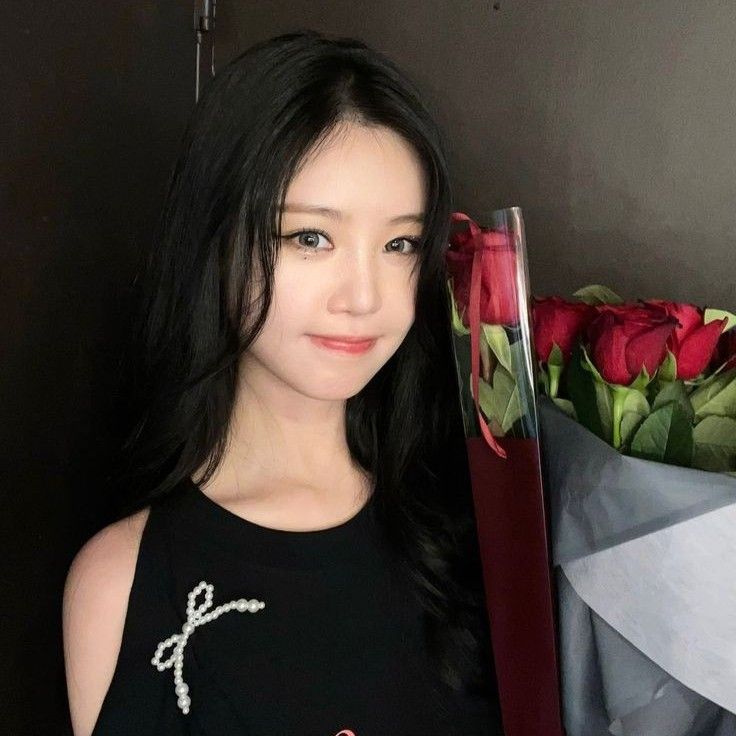 A moment captured by Soojin's fan