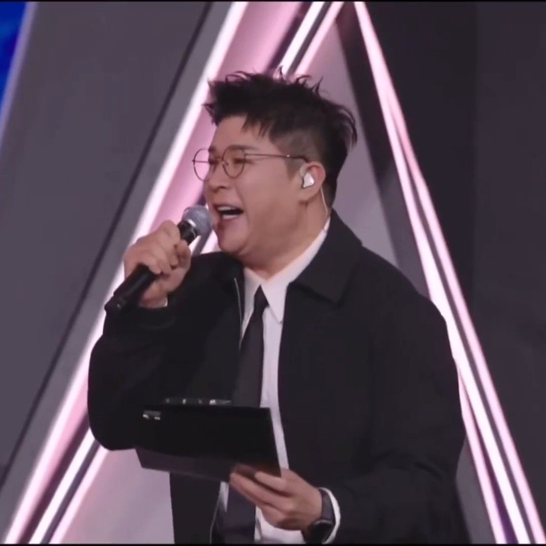 Latest photo of Shindong (Super Junior)