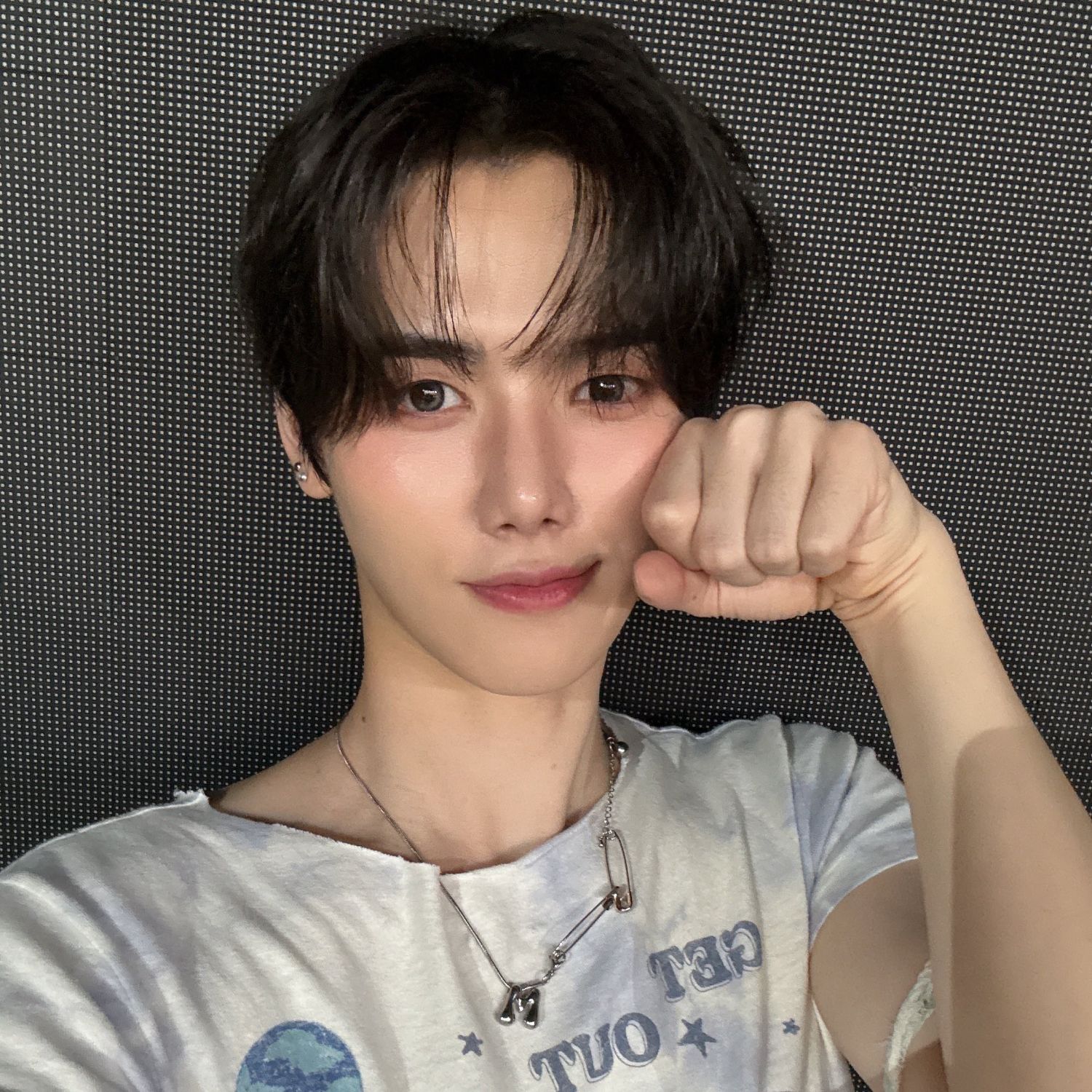 Latest photo of Minhee (CRAVITY)