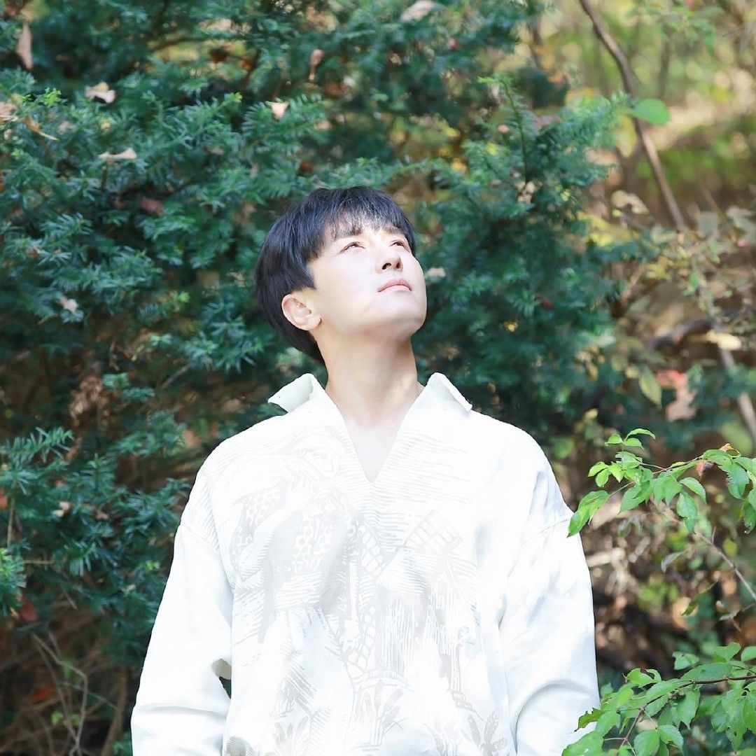 A moment captured by Kim Dongwan (SHINHWA)'s fan