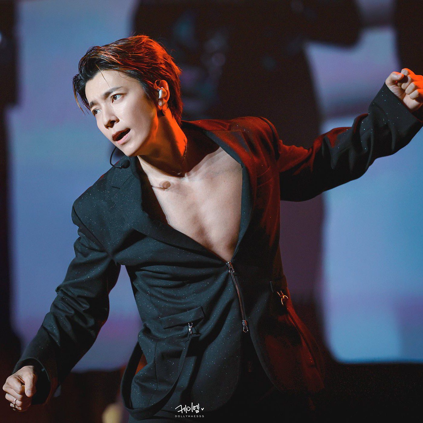 Latest photo of Donghae (Super Junior)